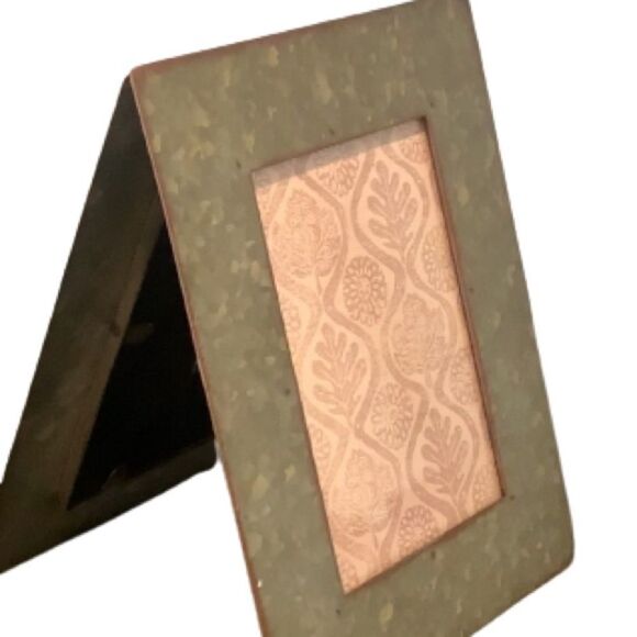 Rustic Galvanized Metal 4x6 Double Photo Frame – Industrial Farmhouse Tabletop D - Picture 1 of 7